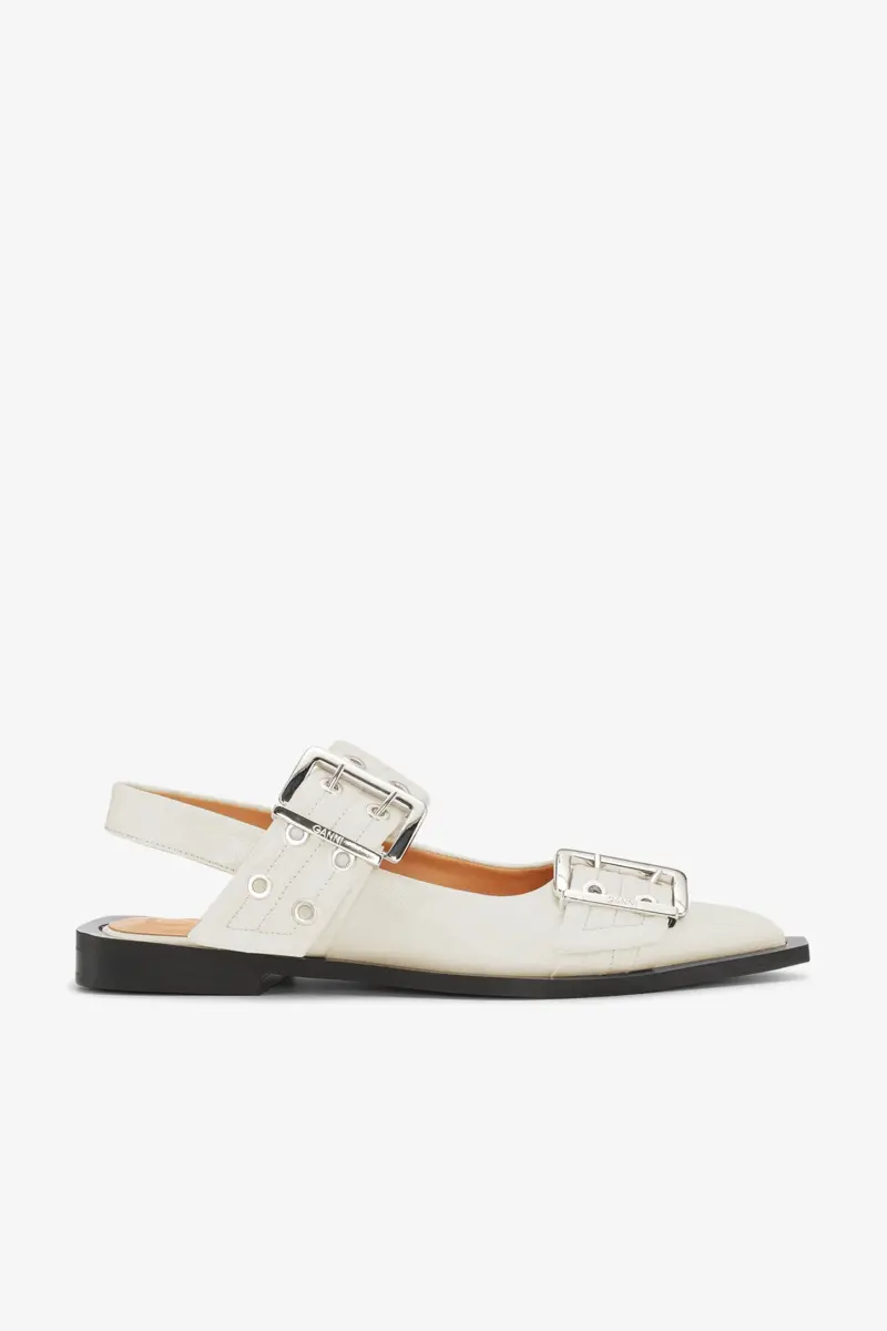 Feminine Buckle Ballerinas in Ivory